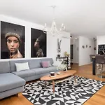 Luxury Hyperion With Private Pool And Garden Διαμέρισμα Μούρτερ