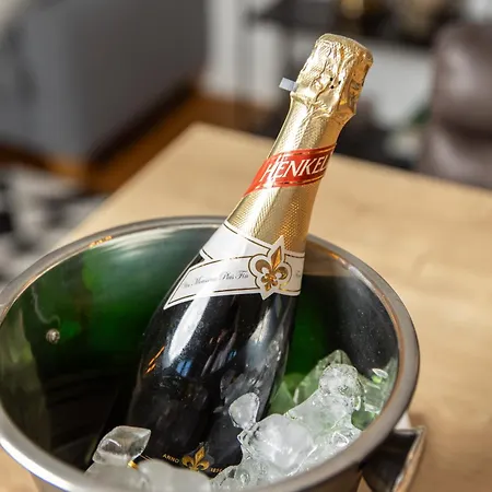 公寓 Luxury Hyperion With Private Pool And Garden