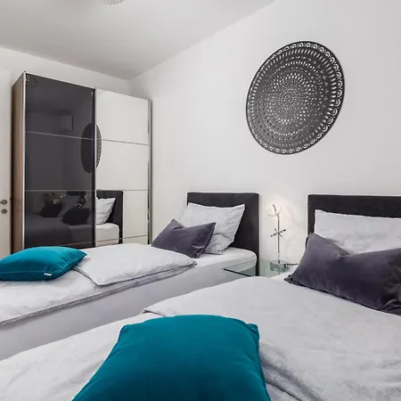 Lägenhet Luxury Hyperion With Private Pool And Garden Murter