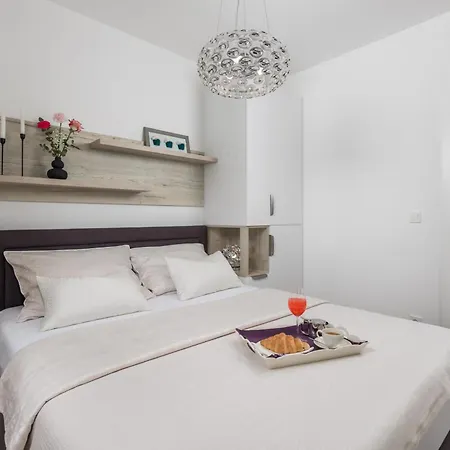 Luxury Hyperion With Private Pool And Garden * Murter