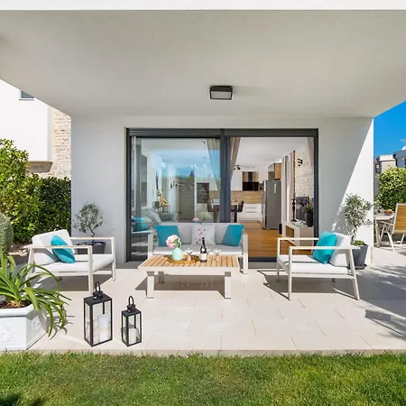 Luxury Hyperion With Private Pool And Garden * Murter