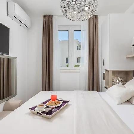 Luxury Hyperion With Private Pool And Garden * Murter