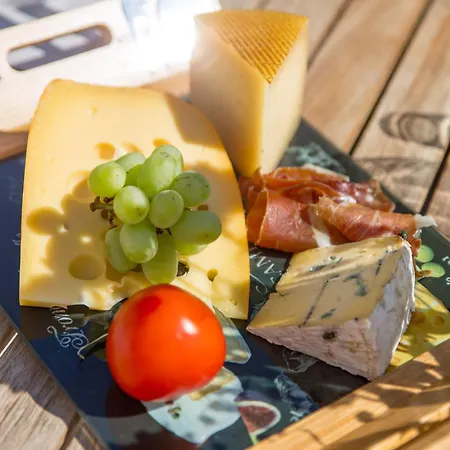 Luxury Hyperion With Private Pool And Garden