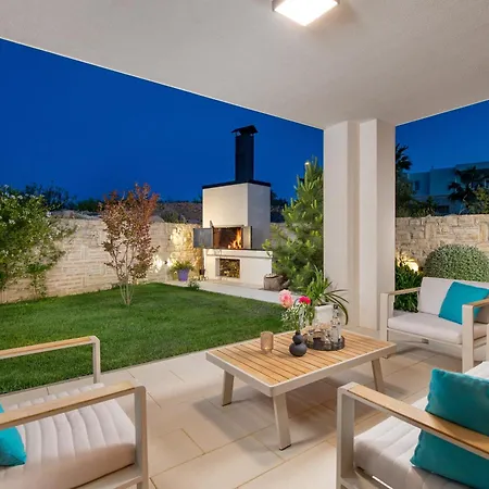 Luxury Hyperion With Private Pool And Garden Lägenhet