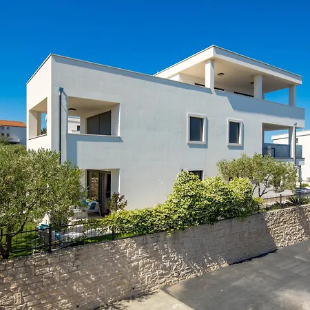 Apartman Luxury Hyperion With Private Pool And Garden *