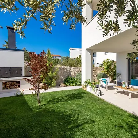 Luxury Hyperion With Private Pool And Garden Apartman Murter