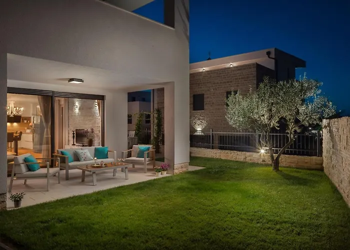 شقة Luxury Hyperion With Private Pool And Garden مورتير