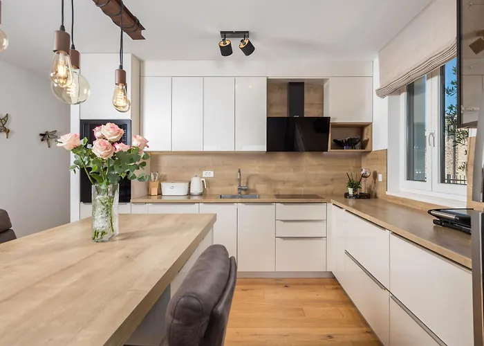 Luxury Hyperion With Private Pool And Garden شقة