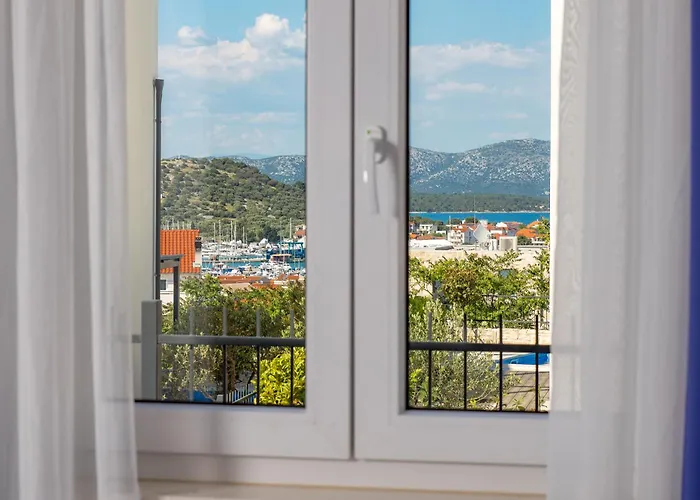 Luxury Hyperion With Private Pool And Garden مورتير