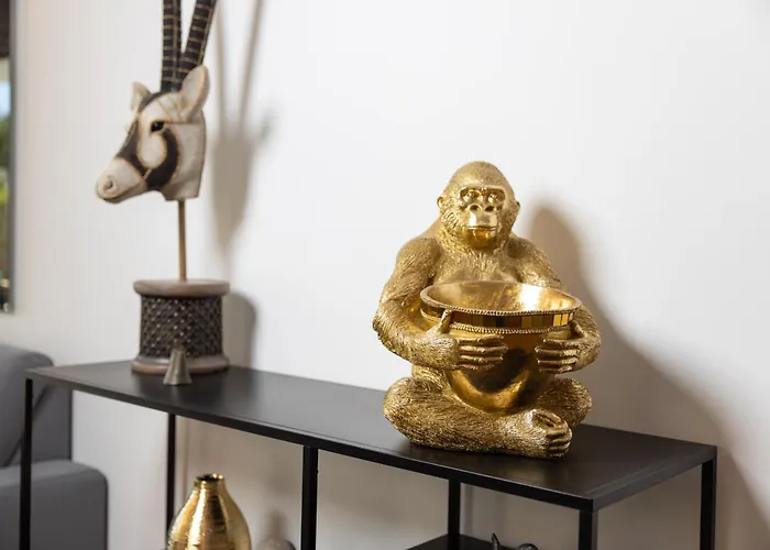 Luxury Hyperion With Private Pool And Garden