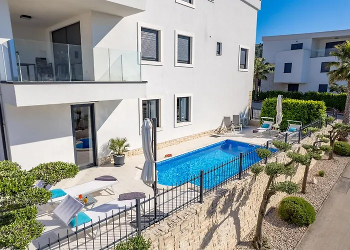 شقة Luxury Hyperion With Private Pool And Garden *