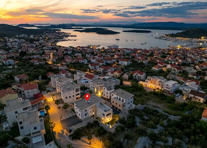 Luxury Hyperion With Private Pool And Garden