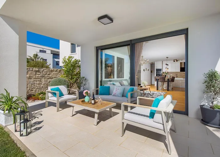 شقة Luxury Hyperion With Private Pool And Garden مورتير