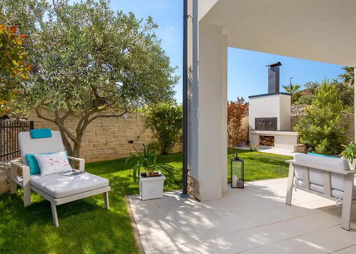 Luxury Hyperion With Private Pool And Garden Murter