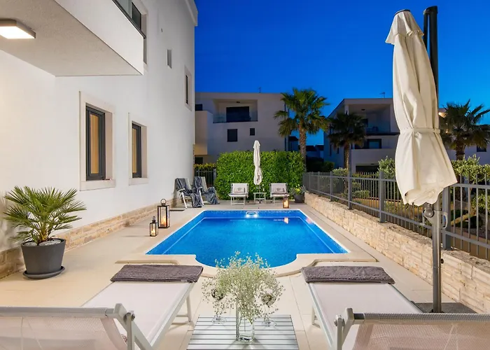 Apartman Luxury Hyperion With Private Pool And Garden *