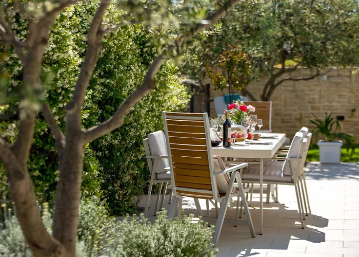 Luxury Hyperion With Private Pool And Garden مورتير