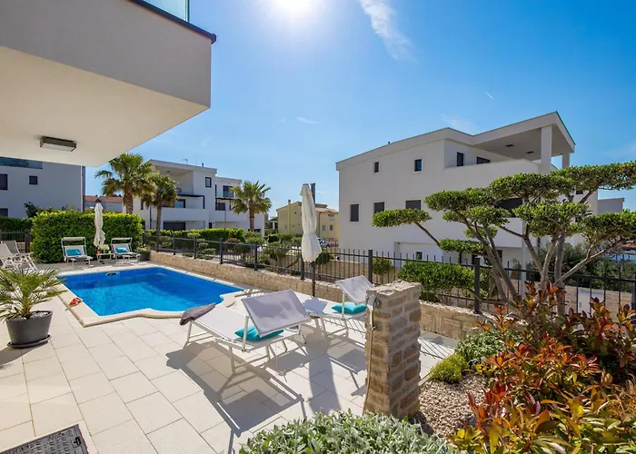 Luxury Hyperion With Private Pool And Garden * Murter