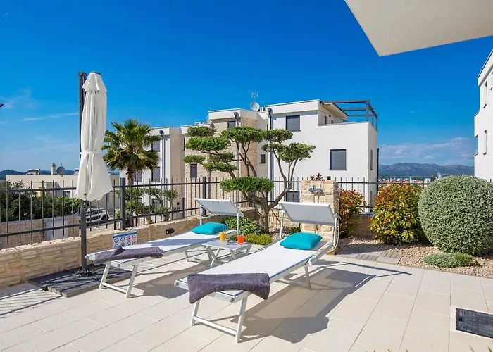 Luxury Hyperion With Private Pool And Garden Apartment Murter