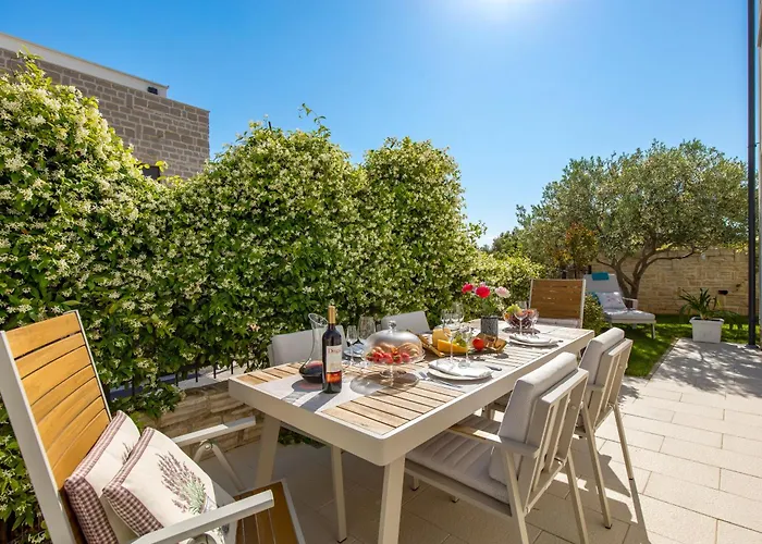 Luxury Hyperion With Private Pool And Garden مورتير