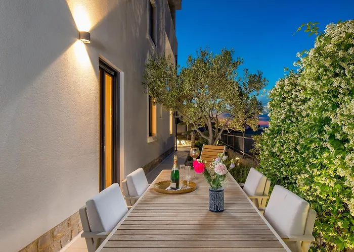 Luxury Hyperion With Private Pool And Garden شقة