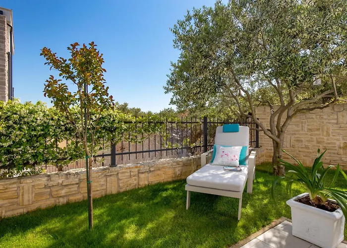 Luxury Hyperion With Private Pool And Garden مورتير