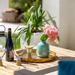 Luxury Hyperion With Private Pool And Garden 公寓