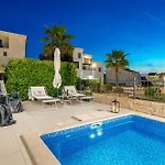 Luxury Hyperion With Private Pool And Garden 穆泰尔岛