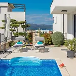 Luxury Hyperion With Private Pool And Garden *