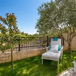 Luxury Hyperion With Private Pool And Garden 穆泰尔岛