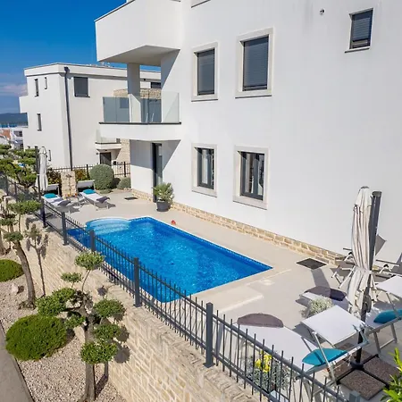 Luxury Hyperion With Private Pool And Garden Apartment Murter