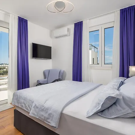 Luxury Hyperion With Private Pool And Garden Апартаменты *