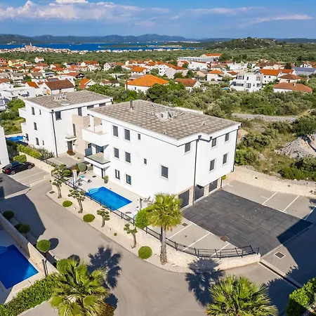 Luxury Hyperion With Private Pool And Garden Apartment Murter