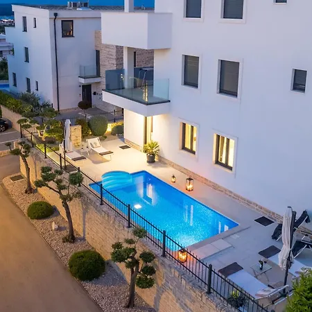 Luxury Hyperion With Private Pool And Garden *