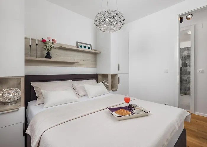 Luxury Hyperion With Private Pool And Garden * Murter