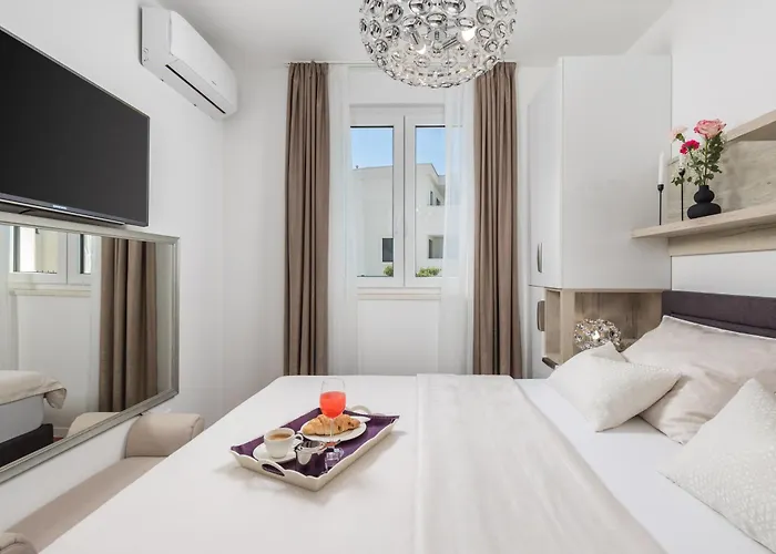 Luxury Hyperion With Private Pool And Garden * Murter