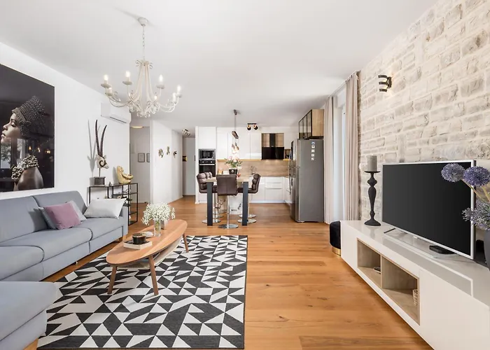 Luxury Hyperion With Private Pool And Garden Murter