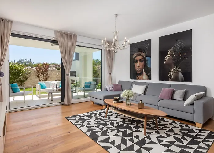 Luxury Hyperion With Private Pool And Garden Apartament Murter