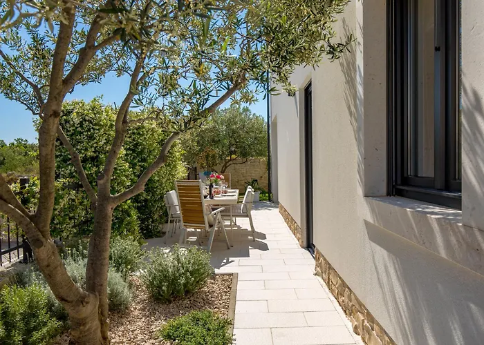 Luxury Hyperion With Private Pool And Garden * Murter