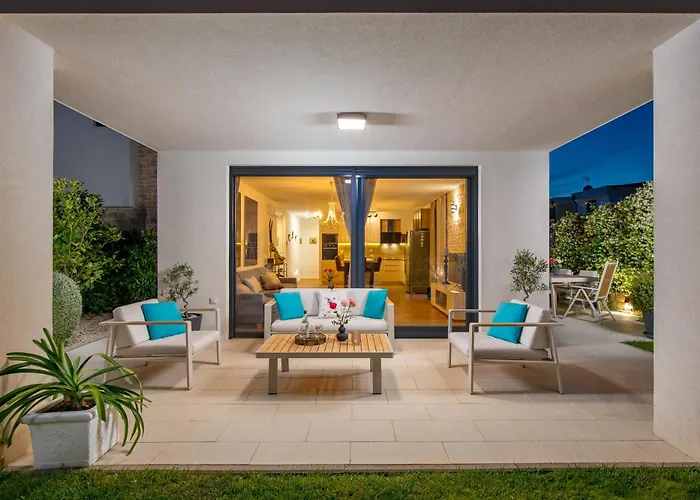 Apartament Luxury Hyperion With Private Pool And Garden Murter