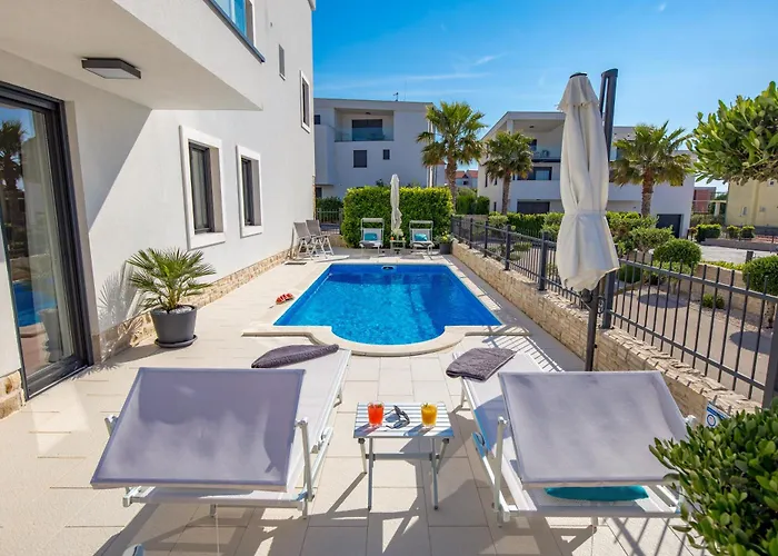 Apartament Luxury Hyperion With Private Pool And Garden