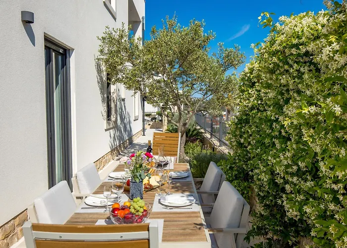 Luxury Hyperion With Private Pool And Garden Apartament *